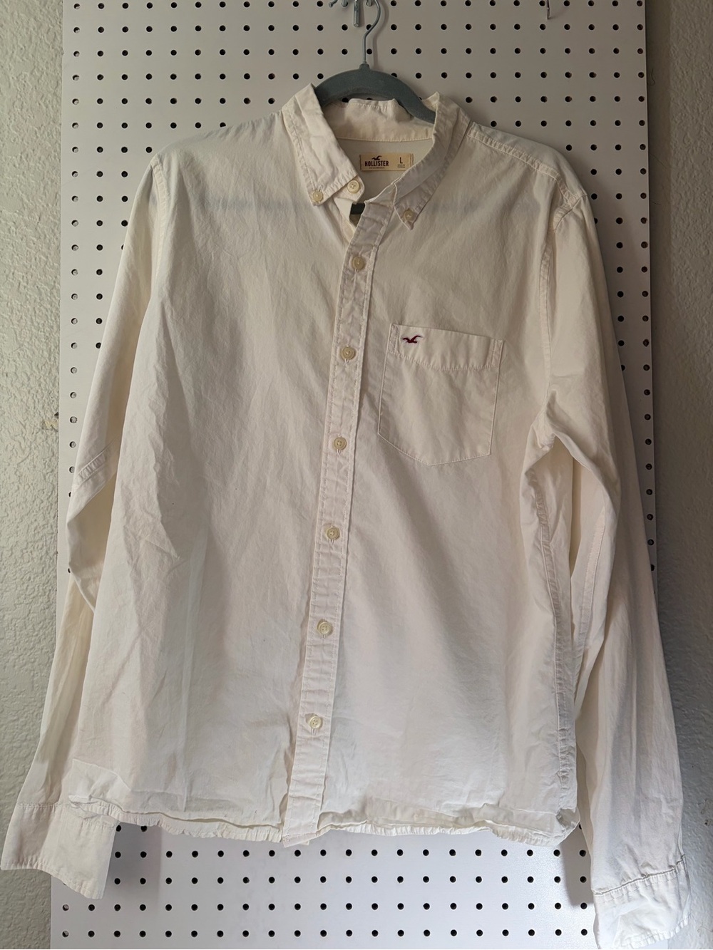 Hollister Men's Off-White Long-Sleeve Button-Down Shirt